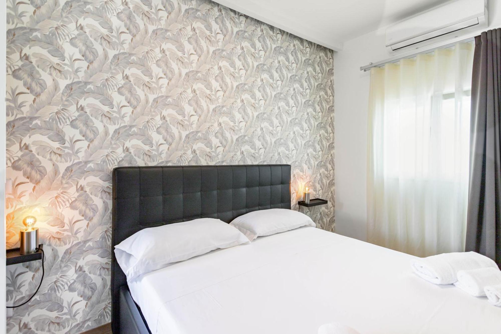 Queen Room with Garden View,1597075973:JPEG
